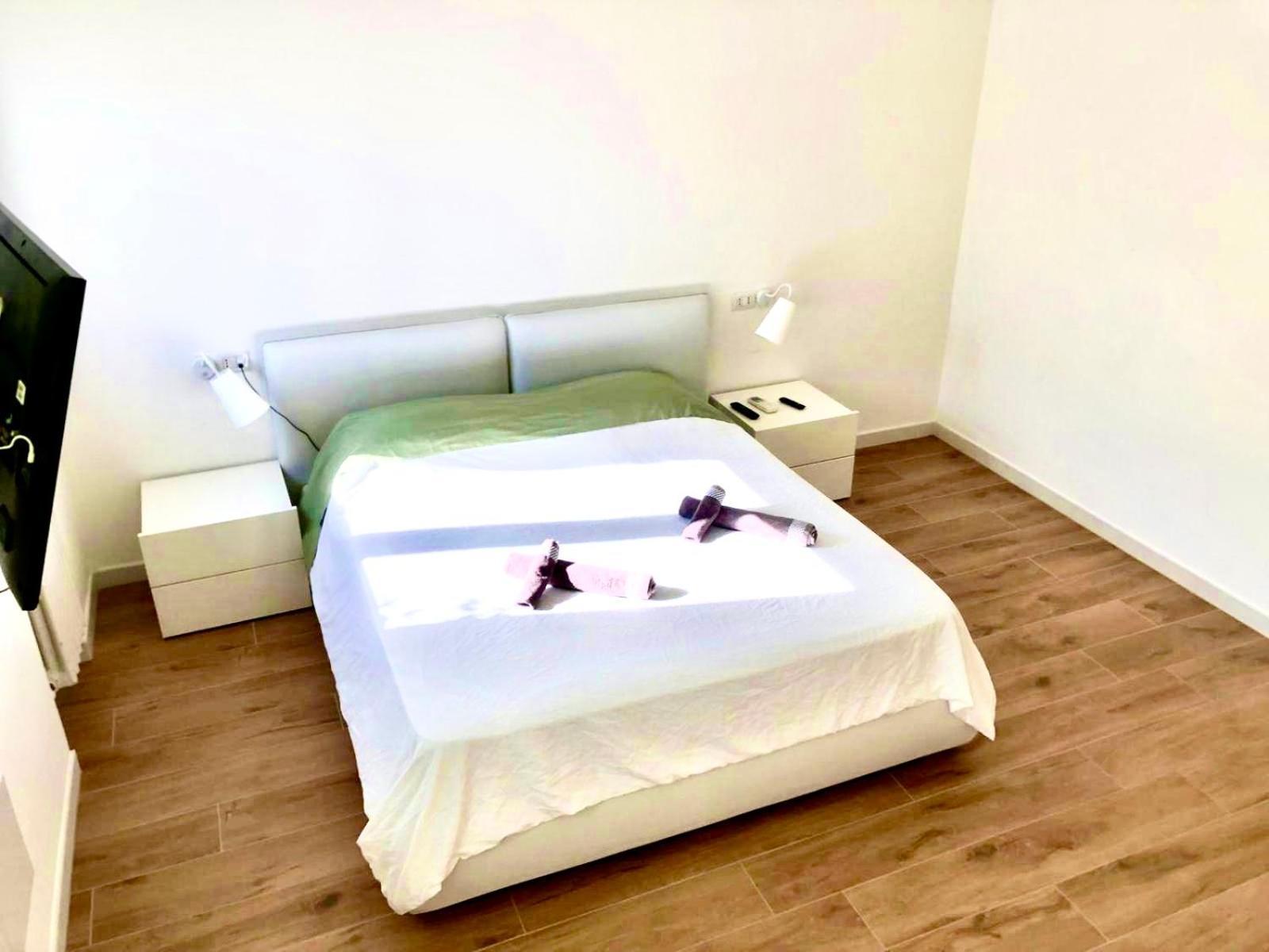 Stanza E Bagno Privato, Idromassaggio Con Extra Fee, In Appartamento Ferrara Bagian luar foto