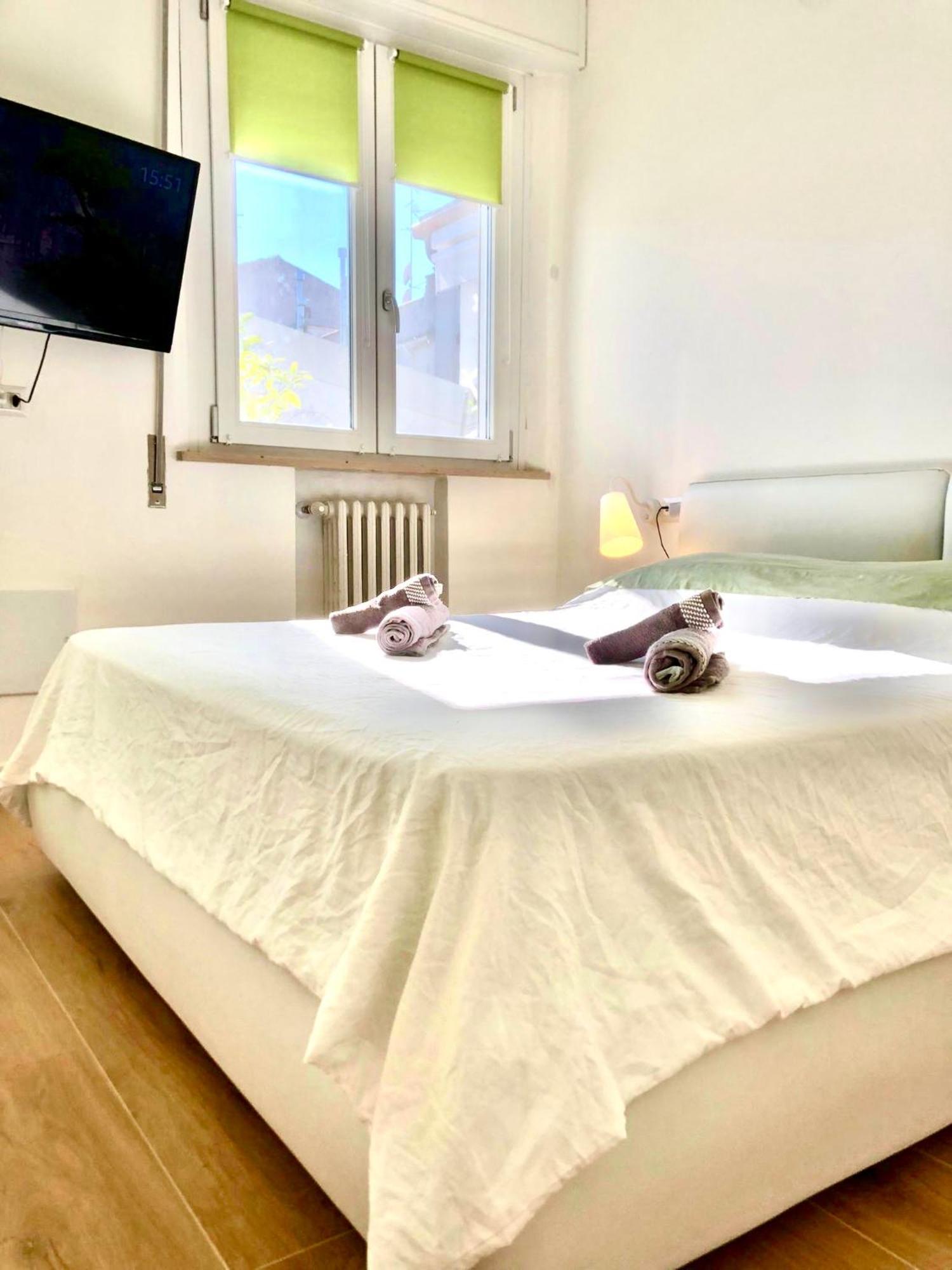 Stanza E Bagno Privato, Idromassaggio Con Extra Fee, In Appartamento Ferrara Bagian luar foto